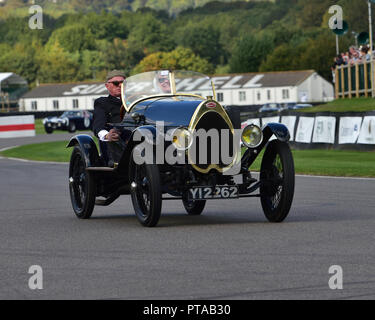 Bugatti Type 22, Rob Walker Parade, Goodwood Revival 2018, septembre 2018, automobiles, voitures, course, circuit classique, la concurrence, l'Angleterre, de divertissement Banque D'Images