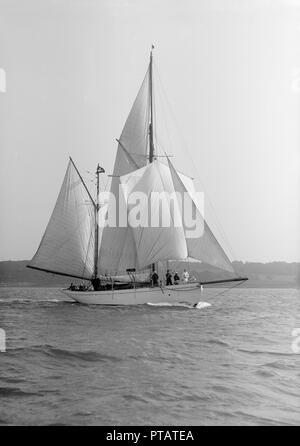 Le ketch de 12 m 60', 'Linth 1912. Créateur : Kirk & Sons de Cowes. Banque D'Images