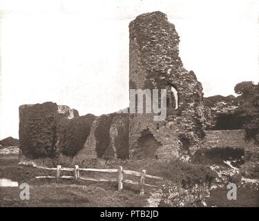 Le château de Pevensey, Sussex, 1894. Créateur : Inconnu. Banque D'Images