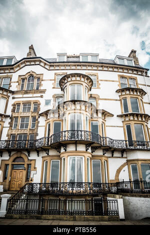 Rangée de grandes maisons victoriennes à Saltburn by the Sea, North Yorkshire, UK Banque D'Images