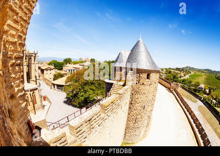 Vue aérienne de l'ouest de mur de la ville médiévale de Carcassonne, France Banque D'Images