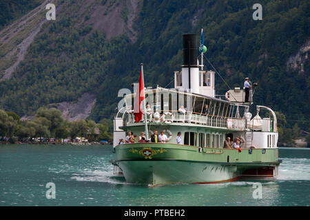 PS Lötschberg (construite en 1914 par Escher-Wyss, Zurich) sur le Brienzersee, près de Brienz, canton de Berne, Suisse Banque D'Images