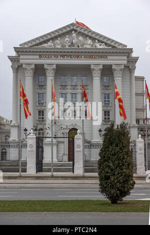 SKOPJE, RÉPUBLIQUE DE MACÉDOINE - février 24, 2018 : Construction du gouvernement de la République de Macédoine dans la ville de Skopje, République de Macédoine Banque D'Images