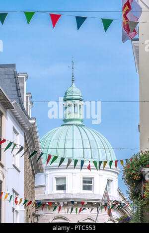 High Street, près de l'église de St Peter Port Guernsey Channel Islands Banque D'Images