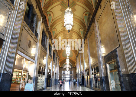 Le célèbre gratte-ciel de style art déco, le Fisher Building, conçu par Albert Khan en 1928, dans le centre de Detroit, Michigan, USA Banque D'Images