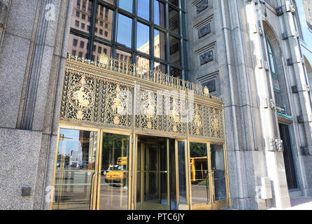 Le célèbre gratte-ciel de style art déco, le Fisher Building, conçu par Albert Khan en 1928, dans le centre de Detroit, Michigan, USA Banque D'Images