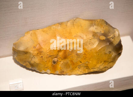 Début de l'âge de pierre part ax de Sutton Benger, avec la permission de Chippenham, Wiltshire, Angleterre Musée, UK Banque D'Images