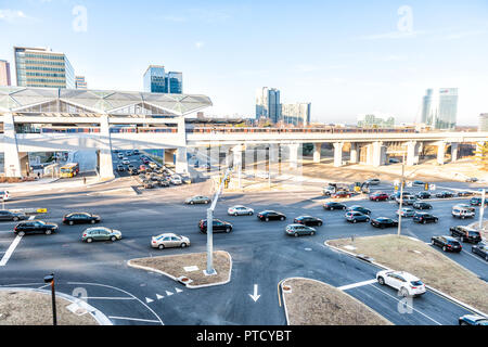 Tysons, USA - Le 26 janvier 2018 : Tyson's Corner Mall Metro Métro à Fairfax, Virginie par Mclean, vue aérienne vers le bas de la route, autoroute, commute, C Banque D'Images