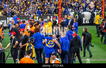 West Coast Eagles acteurs premiership célébrer après 2018 la Grande Finale de l'AFL à Melbourne Australie Victoria MCG. Banque D'Images