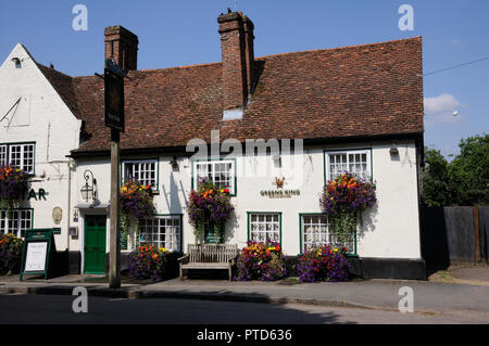 Le Star Inn, High Street, Standon, Hertfordshire. La première référence à l'étoile dates pour 1727. Un cadran solaire peut être vu en haut de son pignon avant. Banque D'Images