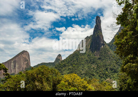 Montagne de Dieu. Les montagnes avec le nom de Dieu. Doigt de Dieu sur la montagne, Teresopolis ville, l'état de Rio de Janeiro, Brésil Amérique du Sud. Banque D'Images