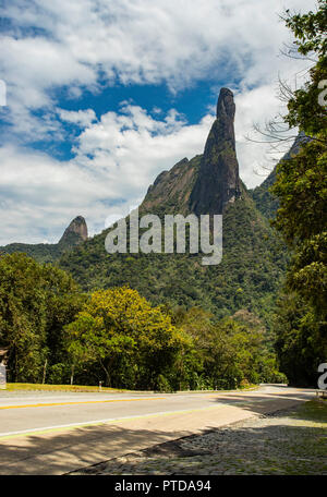 Montagne de Dieu. Les montagnes avec le nom de Dieu. Doigt de Dieu sur la montagne, Teresopolis ville, l'état de Rio de Janeiro, Brésil Amérique du Sud. Banque D'Images