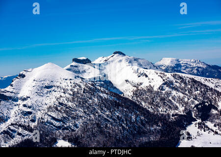 Dolomites de Brenta vu de Monte Bondone Banque D'Images