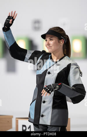 Buenos Aires, Argentine. 8 octobre, 2018. Marija Malic de Serbie salue le public après avoir remporté le bronze lors de la féministe 10m rifle à air à la finale 2018 Jeux Olympiques de la jeunesse d'été à Buenos Aires, Argentine, le 8 octobre 2018. Marija Malic a remporté la médaille de bronze avec 226,2 points. Crédit : Li Ming/Xinhua/Alamy Live News Banque D'Images