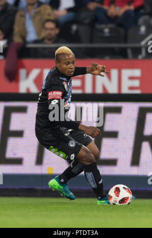 Emeka Eze (Sturm Graz) lors de 'Autriche Bundesliga Tipico' match entre Sturm Graz 1-2 Red Bull Salzbourg à Merkur Arena sur Octobre 07, 2018 à Graz, en Autriche. Credit : Maurizio Borsari/AFLO/Alamy Live News Banque D'Images