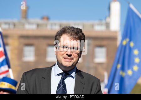 Londres 9 Octobre 2018 Eliot Higgins fondateur de Bellingcat parle aux journalistes concernant les dernières révélations sur le crédit d'attaquants Salisbury Ian Davidson/Alamy Live News Banque D'Images