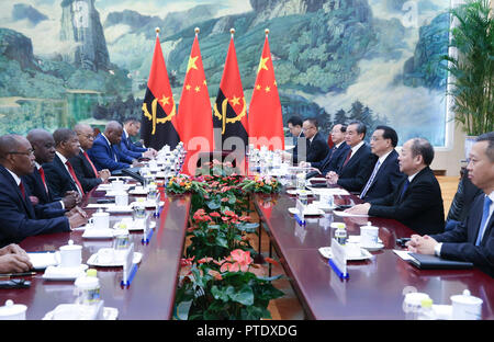 Beijing, Chine. 9 octobre, 2018. Le Premier ministre chinois Li Keqiang rencontre le président angolais Joao Lourenco à Beijing, capitale de Chine, le 9 octobre 2018. Credit : Yao Dawei/Xinhua/Alamy Live News Banque D'Images