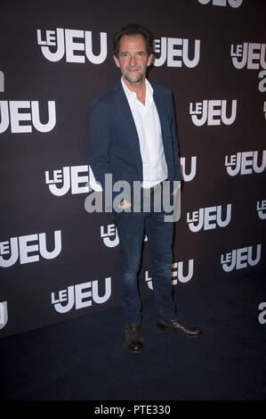 Paris, France. 9 octobre, 2018. Stéphane De Groodt vu posant pour une photo lors de la première Le Jeu au cinéma UGC Normandie. Credit : Thierry Le Fouille/SOPA Images/ZUMA/Alamy Fil Live News Banque D'Images