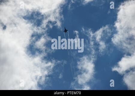 Mykolaïv, l'Ukraine (14 juillet 2017) un avion de chasse Su-25 effectue des manœuvres aériennes au cours de la Brise de Mer 2017 Démonstration de la composante aérienne de la base aérienne d'Kulbakino à Mykolaïv, Ukraine, le 14 juillet. Brise de Mer est une aux États-Unis et l'Ukraine co-organisé l'exercice maritime multinational qui s'est tenue à la mer Noire et est conçu pour améliorer l'interopérabilité des pays participants et de renforcer la sécurité maritime dans la région. Banque D'Images
