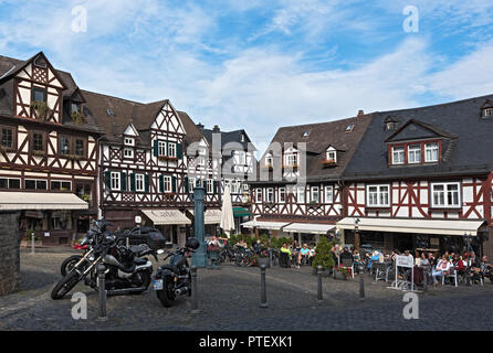 Maisons à colombages historique sur la place du marché dans la vieille ville de Braunfels, Hessen, Allemagne. Banque D'Images