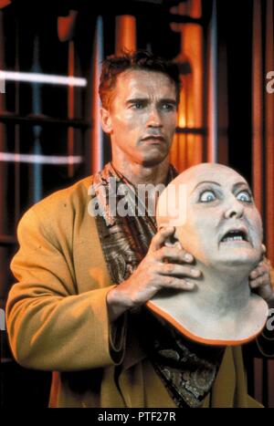 Titre original : TOTAL RECALL. Titre en anglais : TOTAL RECALL. Année : 1990. Réalisateur : Paul Verhoeven. Stars : Arnold Schwarzenegger. Credit : CAROLCO / Album Banque D'Images