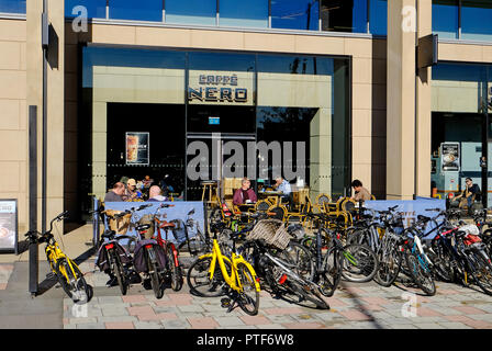 Caffe nero café, station Square, Cambridge, Angleterre Banque D'Images