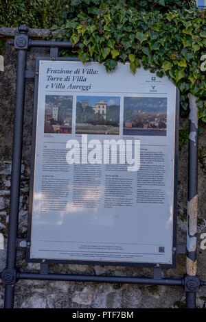 Lecco, Italy-April 1, 2018 : La carte affichage montrant les lieux pittoresques à voir à Lecco, Lombardie Banque D'Images