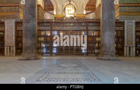 Vue de l'intérieur du mausolée du sultan Qalawun, partie du sultan Qalawun complexe construit en 1285 AD, situé à Al Moez Street, Le Caire, Egypte Banque D'Images