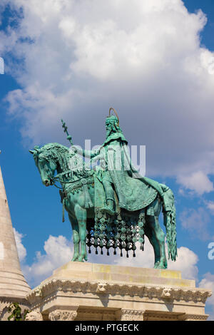 St Stephen's statue du bastion des pêcheurs à Budapest, Hongrie Banque D'Images