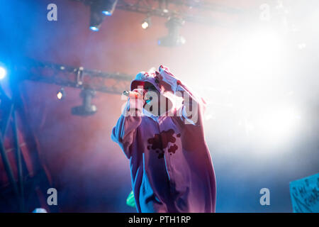 Le Danemark, Roskilde - Juillet 3, 2015. Le duo rap sud-africain Die Antwoord effectue un concert live au stade Orange au Danish music festival Festival de Roskilde 2015. Le duo composé des deux rave-chanteur Ninja et YoLandi Visser (photo) qui effectuent des lyrics en afrikaans, xhosa et l'anglais. (Photo crédit : Gonzales Photo - Kasper Maansson) Banque D'Images