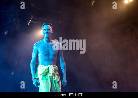 Le Danemark, Roskilde - Juillet 3, 2015. Le duo rap sud-africain Die Antwoord effectue un concert live au stade Orange au Danish music festival Festival de Roskilde 2015. Le duo composé des deux rave-chanteur Ninja (photo) et YoLandi Visser qui effectuent des lyrics en afrikaans, xhosa et l'anglais. (Photo crédit : Gonzales Photo - Kasper Maansson) Banque D'Images