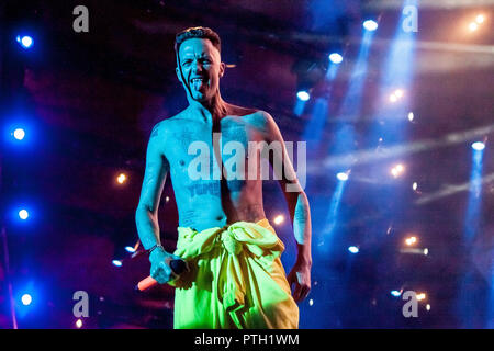 Le Danemark, Roskilde - Juillet 3, 2015. Le duo rap sud-africain Die Antwoord effectue un concert live au stade Orange au Danish music festival Festival de Roskilde 2015. Le duo composé des deux rave-chanteur Ninja (photo) et YoLandi Visser qui effectuent des lyrics en afrikaans, xhosa et l'anglais. (Photo crédit : Gonzales Photo - Kasper Maansson) Banque D'Images