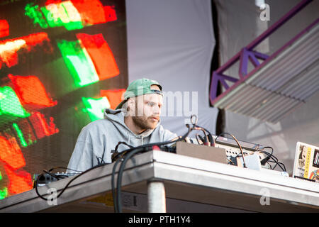 Le Danemark, Roskilde - le 26 juin 2016. La musique La musique électronique danois producteur, DJ et remixer Kasper Marott effectue un concert live au festival de musique danois Roskilde Festival 2016. (Photo crédit : Gonzales Photo - Kasper Maansson). Banque D'Images