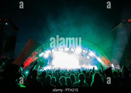 Le Danemark, Roskilde - Juillet 7, 2018. Donnant sur le concert des foules de festivaliers au cours de l'un des nombreux concerts en direct pendant le festival de musique danois Roskilde Festival 2018. (Photo crédit : Gonzales Photo - Kasper Maansson). Banque D'Images