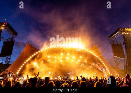Le Danemark, Roskilde - Juillet 7, 2018. Donnant sur le concert des foules de festivaliers au cours de l'un des nombreux concerts en direct pendant le festival de musique danois Roskilde Festival 2018. (Photo crédit : Gonzales Photo - Kasper Maansson). Banque D'Images