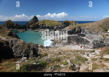 Kynance Cove situé sur la péninsule du Lézard à deux miles au nord de cap Lizard. Destination de vacances d'été. Banque D'Images