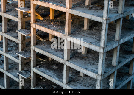 Un site de construction incomplète à Téhéran, Iran Banque D'Images