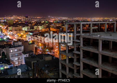 Un site de construction incomplète à Téhéran, Iran Banque D'Images