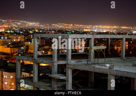 Un site de construction incomplète à Téhéran, Iran Banque D'Images