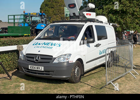 ITV Calendar véhicule de nouvelles régionales au Great Yorkshire Show en été Harrogate North Yorkshire Angleterre Royaume-Uni GB Grande-Bretagne Banque D'Images