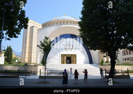 Cathédrale de la résurrection de l'Eglise orthodoxe albanaise dans le centre de Tirana, Albanie Banque D'Images