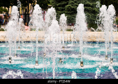 Détail de la fontaine d'eau dans le parc archéologique de bleu près de la Mosquée Bleue et le musée Sainte-Sophie, Istanbul, Turquie Banque D'Images