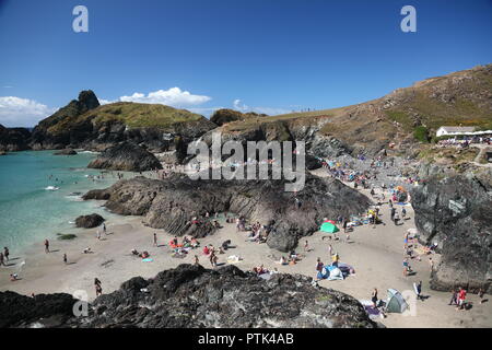 Kynance Cove situé sur la péninsule du Lézard à deux miles au nord de cap Lizard. Destination de vacances d'été. Banque D'Images