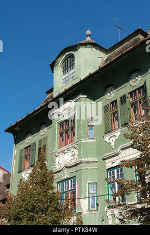 SIBIU, Transylvanie/Roumanie - Septembre 16 : Vue extérieure d'un immeuble à appartements à Sibiu en Transylvanie Roumanie le 16 septembre 2018 Banque D'Images