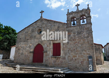 L'église de Saint Mary (du château), construit plus de deux siècles, le 14e et le 15e, et deux styles, gothique et baroque, près du château de Pinh Banque D'Images