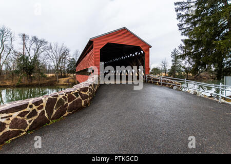 Sachs Pont couvert de Gettysburg, Pennsylvanie sur une journée. Moody. Banque D'Images