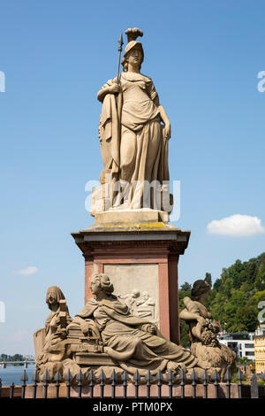 Minerva déesse, Monument, Karl Theodor Bridge, pont vieux, Heidelberg, Bade-Wurtemberg, Allemagne Banque D'Images