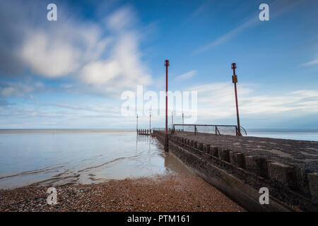 Coucher du soleil sur la plage de Southwick. Banque D'Images