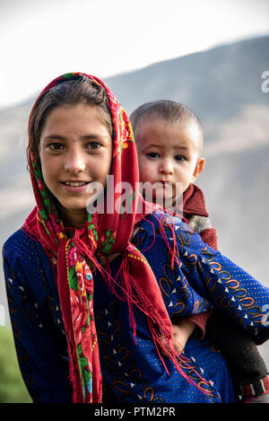 Wakhi enfants dans le corridor de Wakhan de l'Afghanistan. Banque D'Images