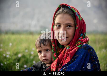 Wakhi enfants dans le corridor de Wakhan de l'Afghanistan. Banque D'Images